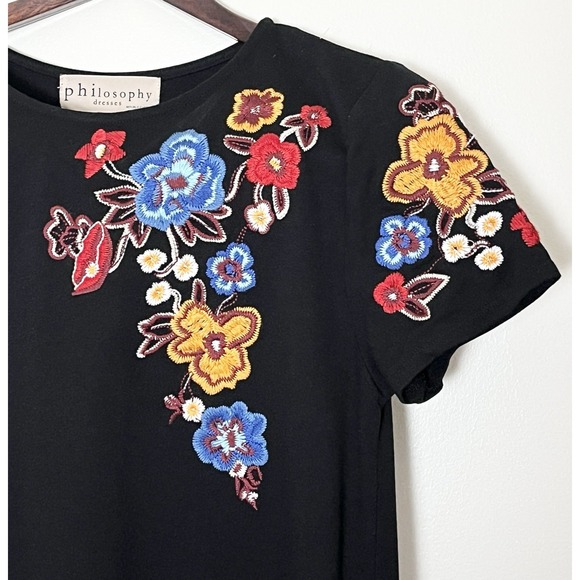 Philosophy Sheath Dress Size Small Black Embroidered Flowers Spanish‎ Stretch - Picture 2 of 4